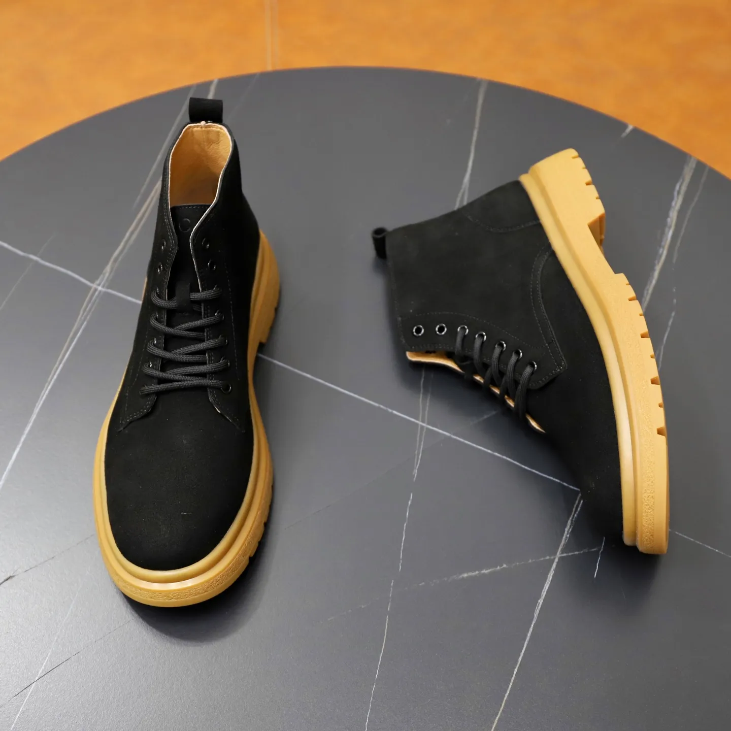 Men's shoes: 440💰Fleece lining, pigskin lining🙅‍♂️🙅‍♂️🙅‍♂️ Brand: GUCCI Standard code: 38–44 (45 can be customized) Grade: Same as the official website Material: Original cowhide fabric Comfortable pigskin + plush lining (optional) Lightweight and wear-resistant outsole Style category: Men's fashion casual shoes and boots Running Sports shoes, distinguished luxury brand elements, top luxury, color: actual picture color